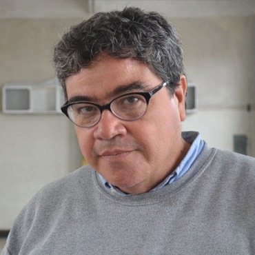 Roger Santiváñez